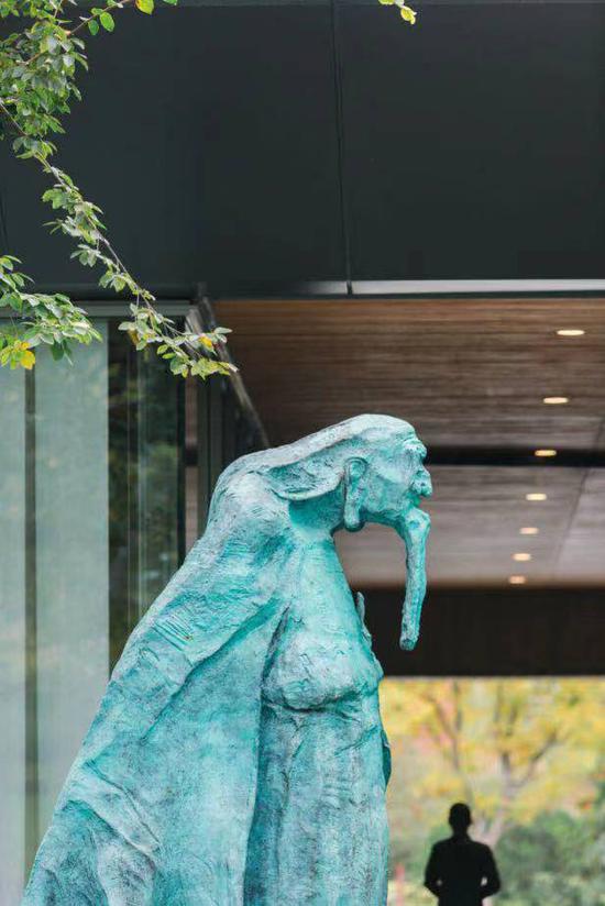 理想国艺术文化中心 吴为山雕塑《孔子》