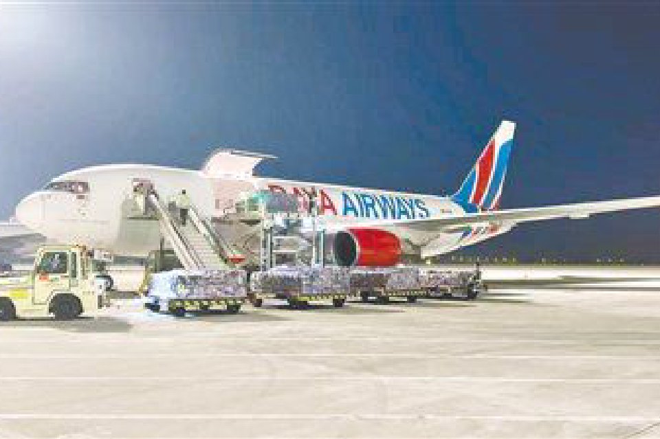 航空口岸进出口货运量突破30万吨