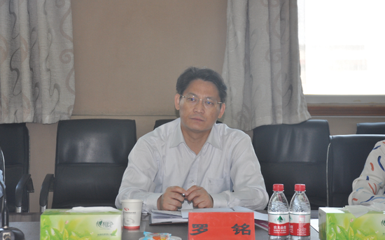 新乡银监分局罗铭局长一行实地调研卫辉联社改制工作