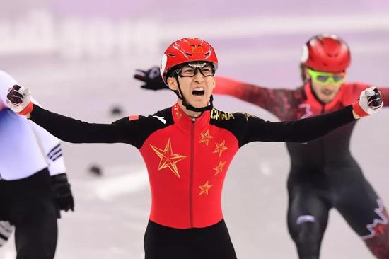 中国冬奥会首金获得者图片