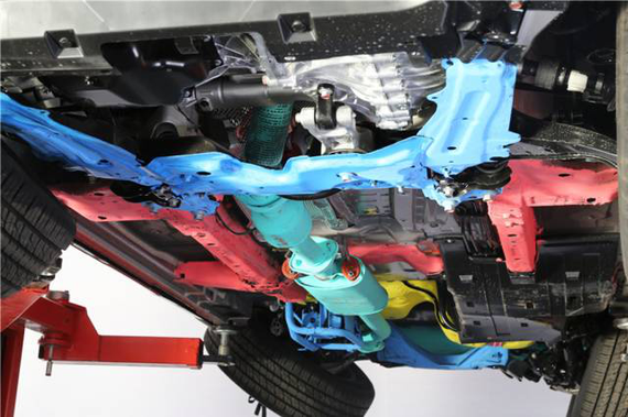 全新哈弗h6翻滚三周半后 被拆解了