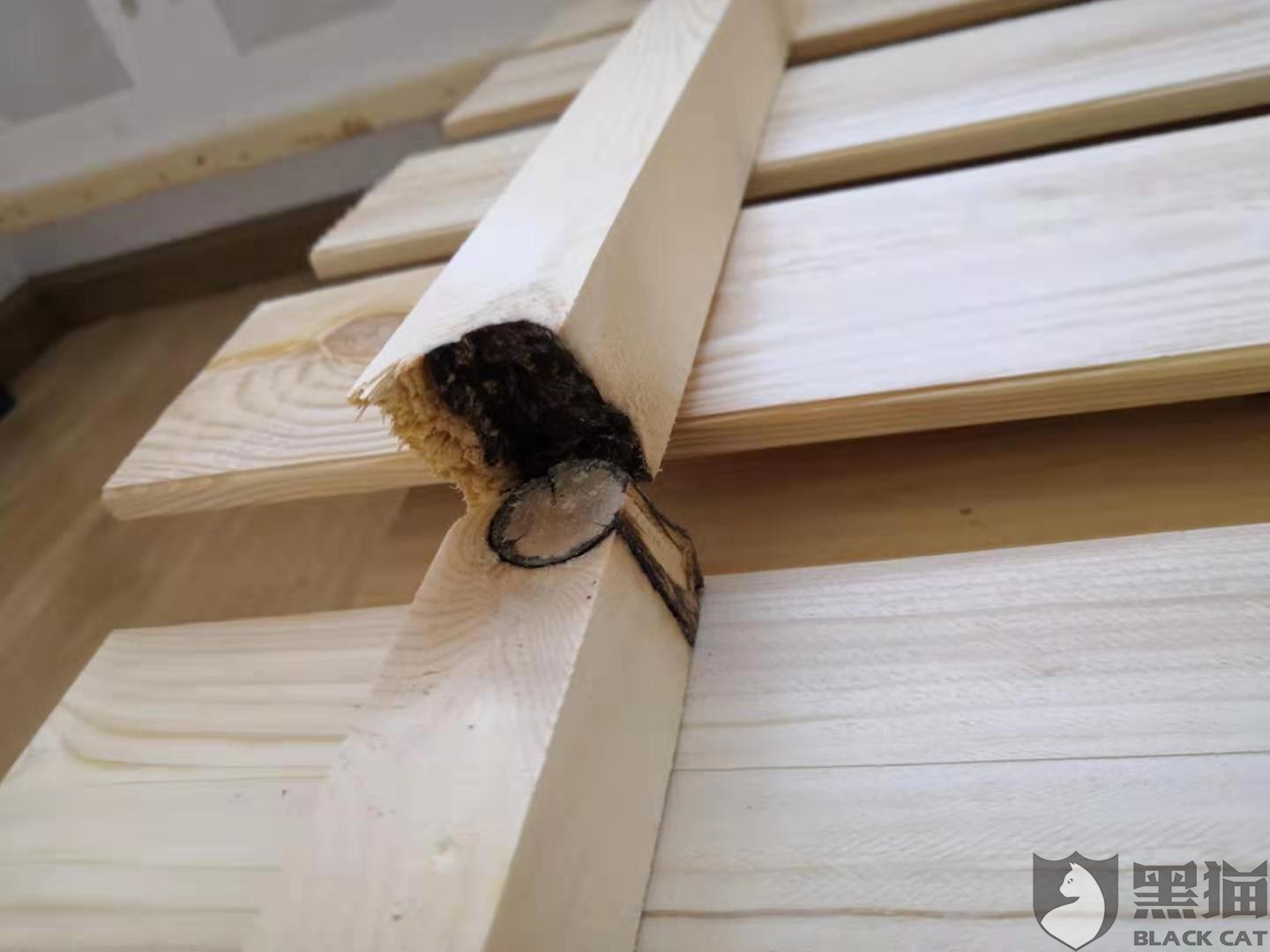 [黑龙江315]网友投诉:刚买的床还没用,床板就断了