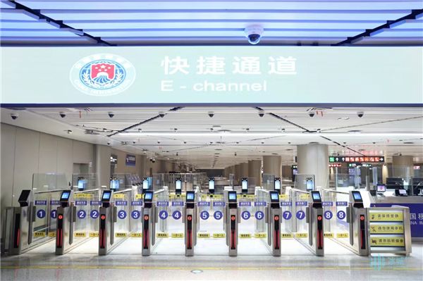 哈机场边检出入境大厅全新升级 增加出入境验证通道