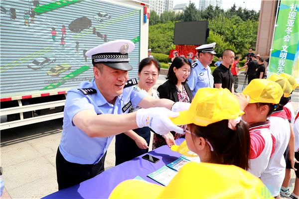 哈市打造20个文明交通示范路口和10条示范路段