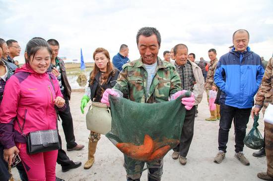 北安市东胜乡首届中国农民丰收节暨螃蟹节举行