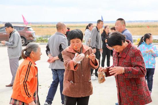 北安市东胜乡首届中国农民丰收节暨螃蟹节举行