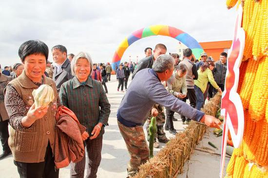 北安市东胜乡首届中国农民丰收节暨螃蟹节举行