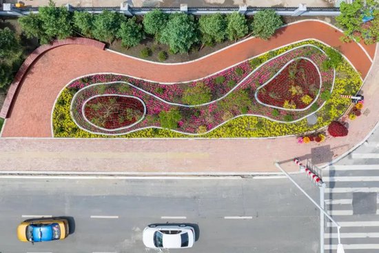 打通微循环,畅通城区"主动脉"友谊西路河鼓街合围处杂乱无序,一直影响