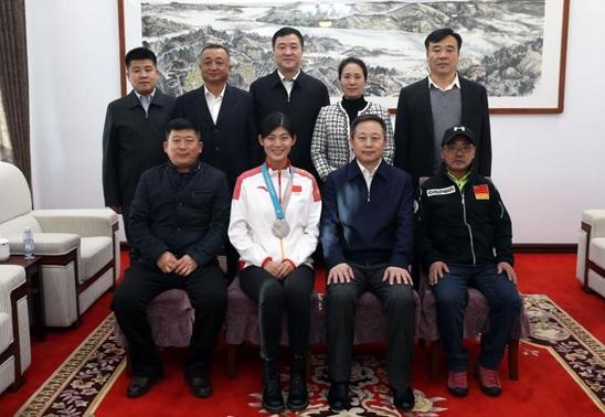 鹤岗市委书记张恩亮接见冬奥会亚军刘佳宇 鹤岗市委市政府奖励30万元