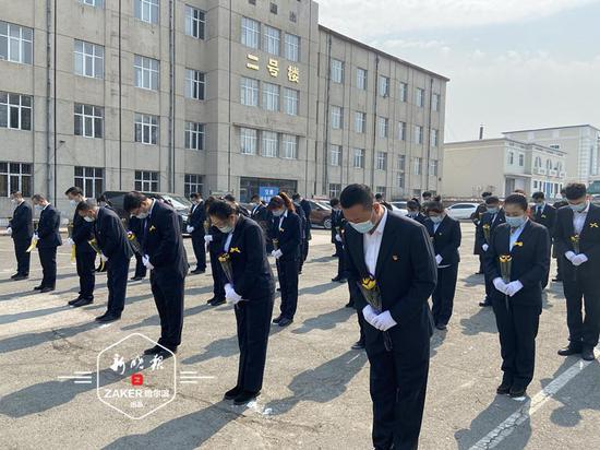 替你完成祭扫心愿 哈尔滨市7个殡葬服务机构集体共祭_新浪黑龙江_新浪