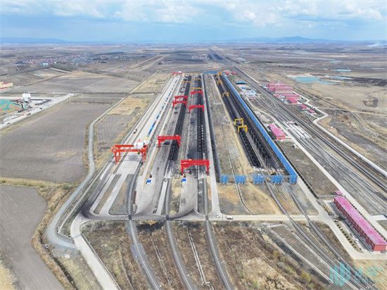 同江铁路口岸进出口运量累计突破500万吨_新浪黑龙江