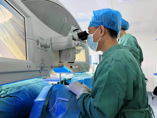 暑期摘镜总动员7月25日北京周跃华教授空降哈尔滨普瑞眼科医院