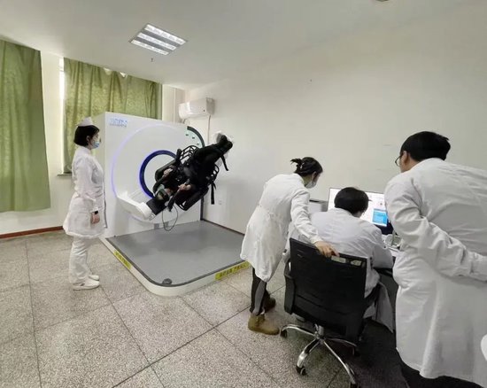 哈市二院神经内二科"旋转治疗" 让耳石症不再来!
