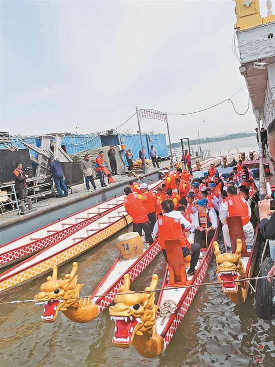 冰城龙舟队下水训练_新浪黑龙江_新浪网