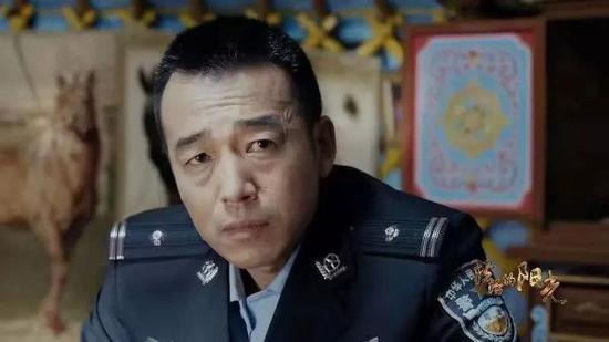 马岩饰演剧中法院李院长