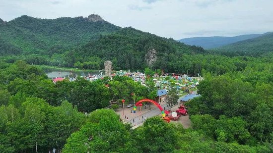 第二届伊春森林露营大会暨第八届伊春森工·桃山悬羊峰美食帐篷节盛装