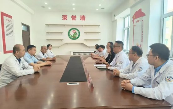 哈尔滨市第二医院倾力包扶 助力依兰县医疗事业发展