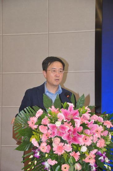 石耀辉书记发表致辞