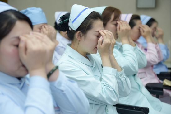 此次活动,不仅让护士们从繁忙的工作中静下心来,身心灵地放松,更让