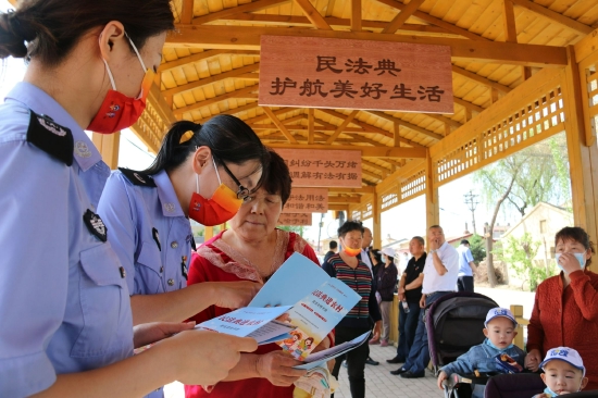 哈尔滨市“‘法治乡村建设专项行动’普法宣传故事会”在道外区举行