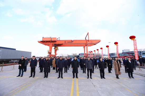 龙江交投向北出行联合发运首列哈尔滨莫斯科汽车出口中欧专列