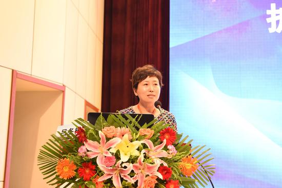 黑龙江省护理学会理事长,哈医大二院护理部主任吕冬梅致辞