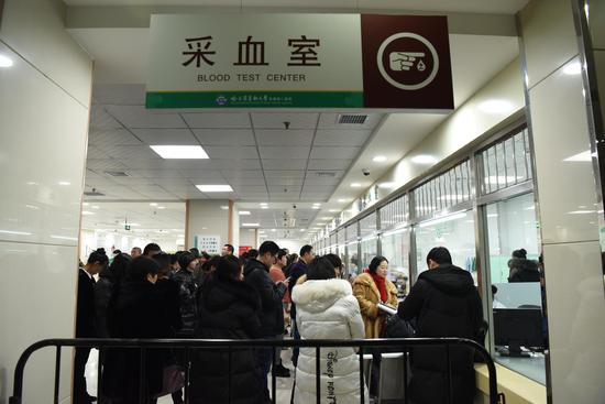 节后扎堆看病哈医大二院迎来医疗春运高峰期