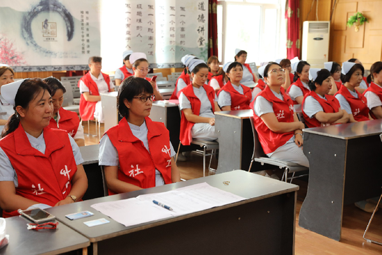 哈市红十字中心医院召开2019年全国医务社工创新与志愿服务大会学习