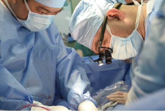 哈医大二院完成复杂巨大肝脏肿瘤切除手术为患者赢得生机