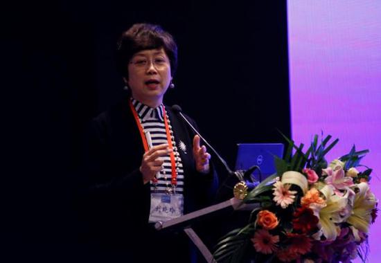 温州医科大学附属眼视光医院眼底内科主任刘晓玲致辞