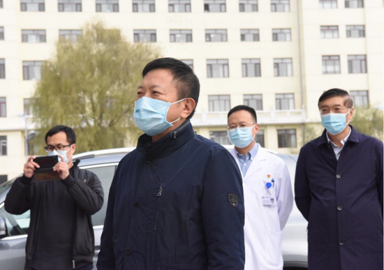 哈医大二院重症医学团队奔赴黑河