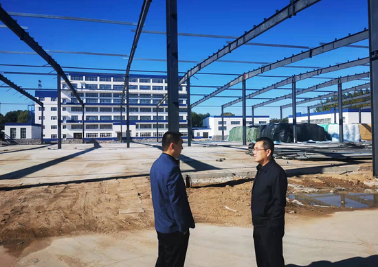 会长杨继全的带领下,上门为齐齐哈尔市茂尔农业有限公司提供精准服务