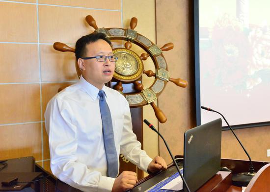 重症医学科四病区主任王洪亮致辞