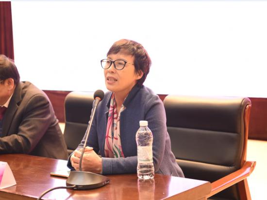 哈医大二院妇产科主任李佩玲教授致辞
