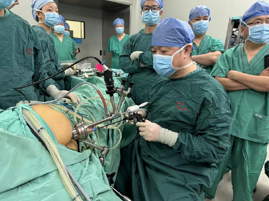 作为结直肠外科的一把新利器,经肛门内镜微创手术(简称tem)是将直肠镜