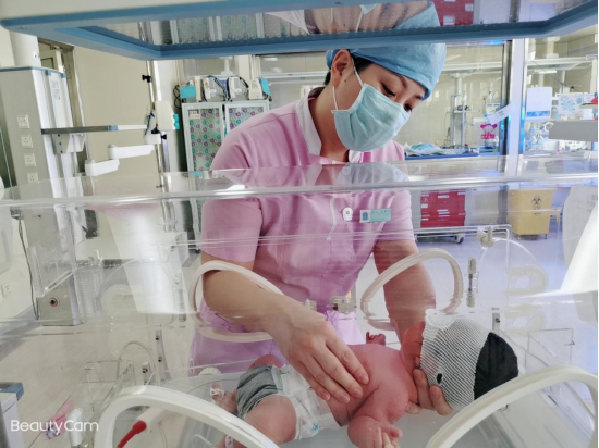 512护士节系列报道最幸福的就是见证新生儿痊愈出院哈医大一院新生