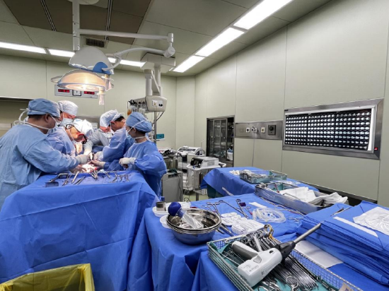 哈医大二院完成复杂巨大肝脏肿瘤切除手术为患者赢得生机