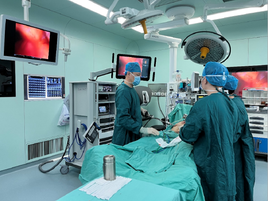 哈医大一院群力泌尿外科王春阳团队机器人"零缺血"切除肾错构瘤实现最