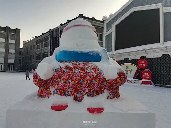 【激情迎亚冬 冰雪暖世界】可爱到爆！中华巴洛克“雪人群落”成游客打卡新去处~