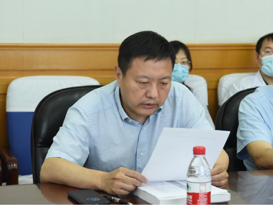 副院长刘明宣读参加测评工作声明