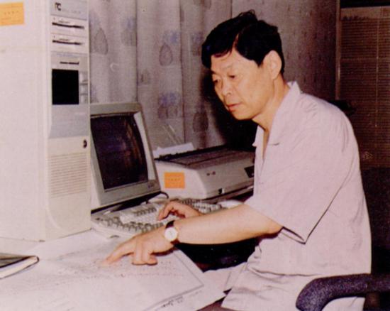 大庆新铁人王启民