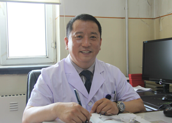 哈市五院石健,兰青,甄鑫刚获得"哈市有突出贡献中青年专家"荣誉称号