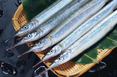 一杯啤酒配春鲜用舌尖感受春天