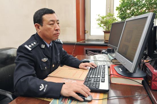 法制交警顾伟中年核审案件300余起无一差错