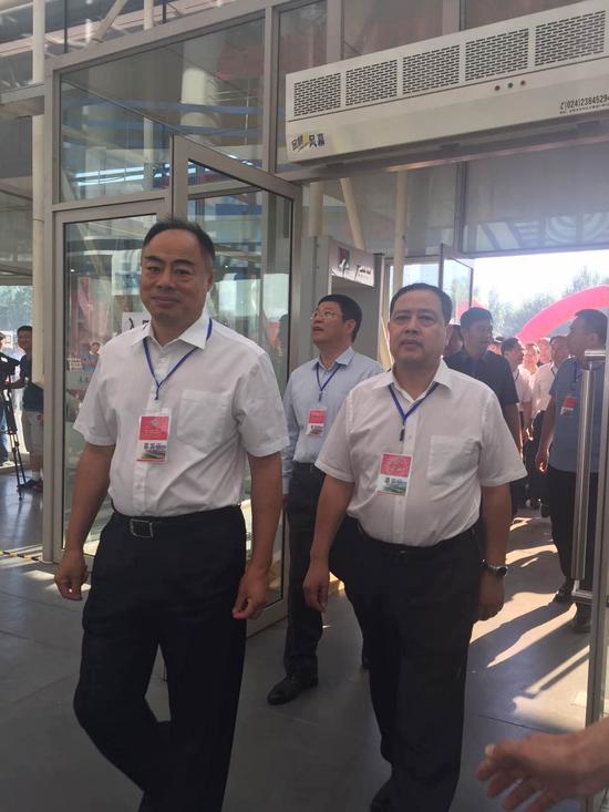 孙珅在与乳品企业交流时说 ,欢迎你们来齐齐哈尔投资创业,这里有最好