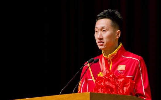 黑龙江举行里约奥运会表彰大会 王镇荣获省劳动模范称