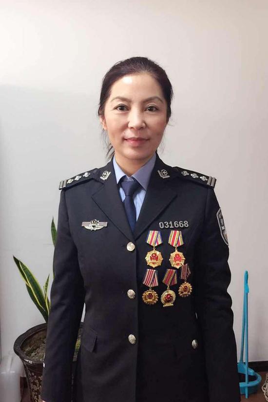 缉毒女警魏春:冲在一线的60后女汉子