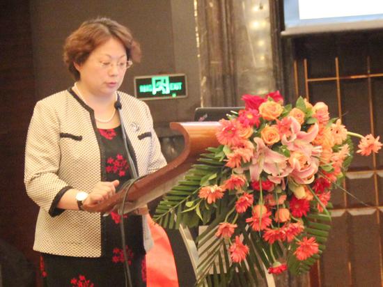 中国医药教育协会肺部肿瘤专业委员会主任委员姜丽岩教授致辞