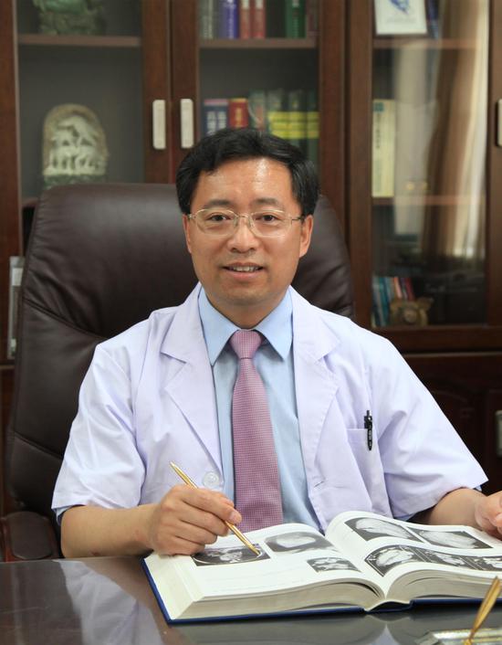 哈医大二院于波当选黑龙江省第十二届劳动模范