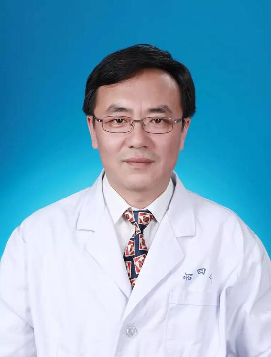 李宏伟主任医师,哈尔滨市第四医院医务科科长,1993年毕业于哈尔滨医科